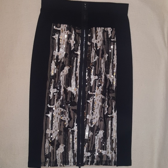 BCBG Sequin Pencil Skirt NWT - Picture 3 of 4